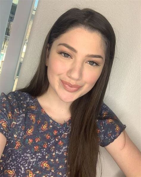 Alyx Star (2021) .